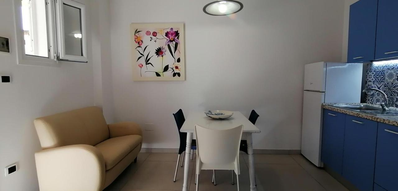 I Mirti - Home Holiday มารีนา ดี มันกาแวร์ซา ภายนอก รูปภาพ